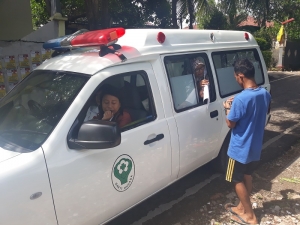 Pemberian informasi tentang penyakit DBD melalui penyuluhan keliling