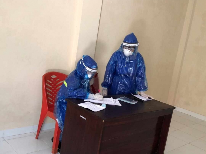 UPTD Puskesmas Oesapa dengan APD sederhana